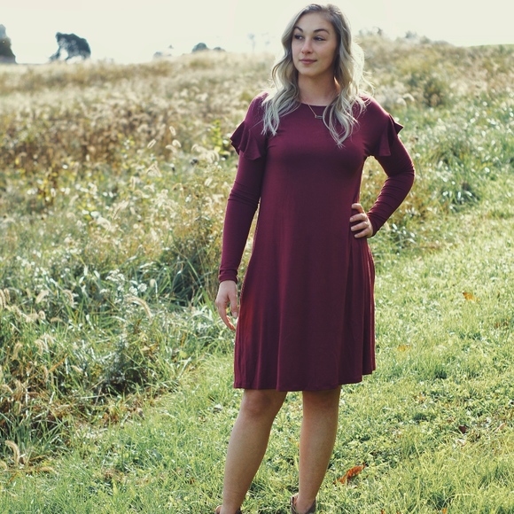 Agnes & Dora Dresses & Skirts - Agnes & Dora Ruffle Sleeve Dress